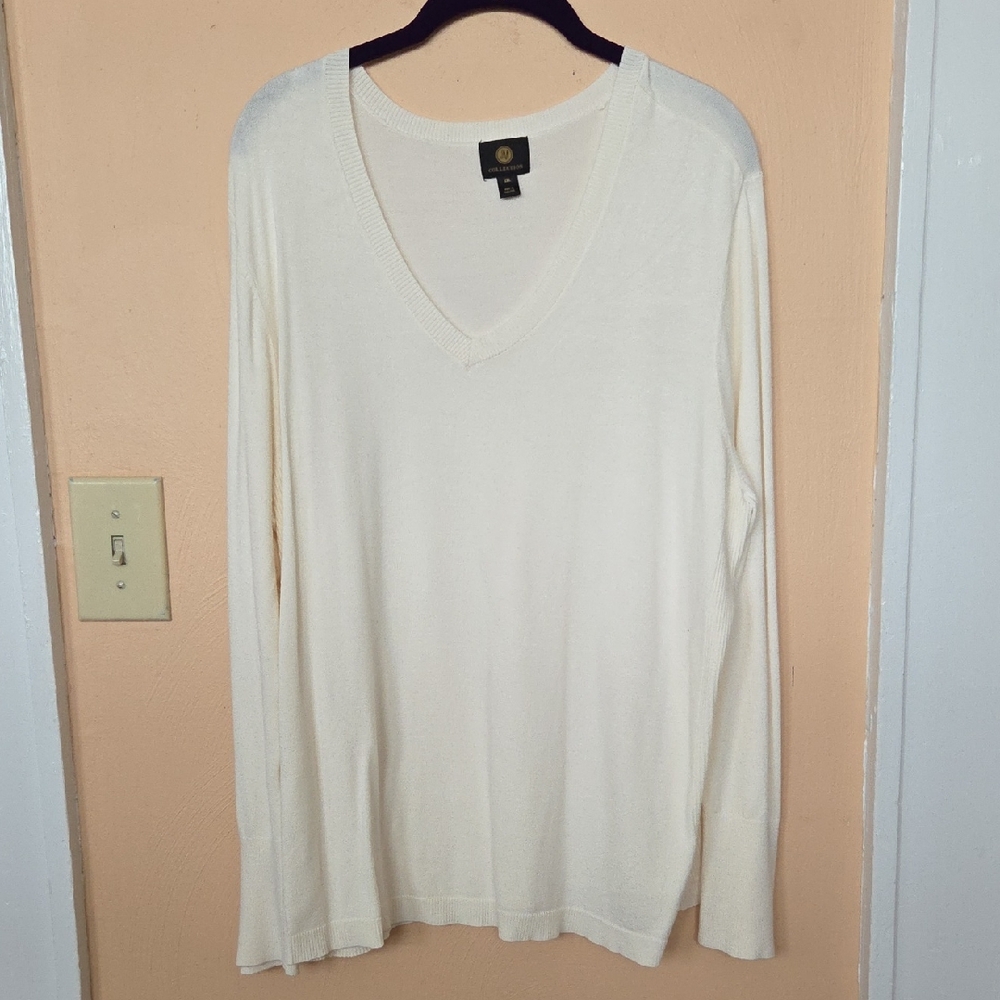 JM Collection Womens Ivory V-Neck Sweater
